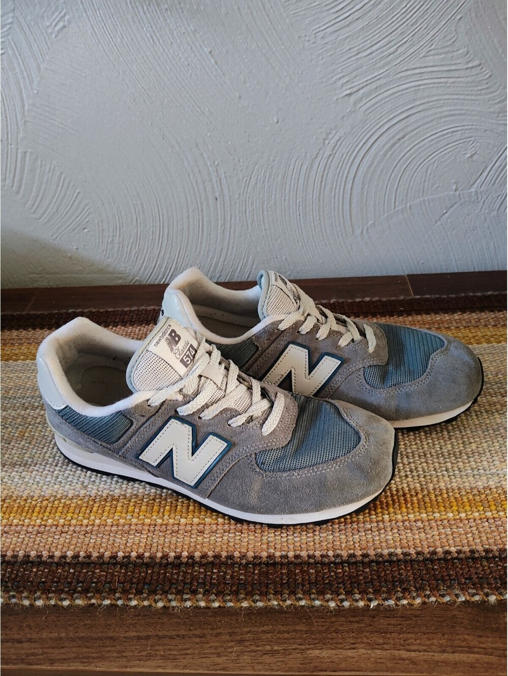 Preowned New Balance 574 Lace-Up Low Top Suede Sneakers Gray Blue White